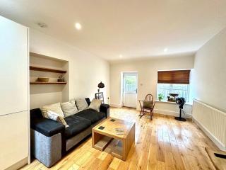 Flat 3, Waterloo Apartments - 8