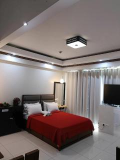 Cozy Layover Condo 8-min Walk to Terminal 3 - 1