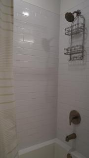 The Lawrencian Loft -2BD king & Queen beds, 2 BA - 7