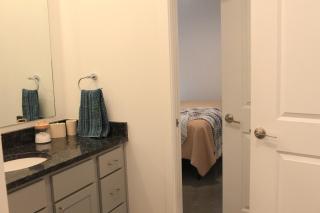 The Lawrencian Loft -2BD king & Queen beds, 2 BA - 1