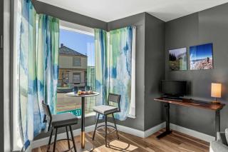 Beautifully Remodeled 2bd in the Perfect Location - 4