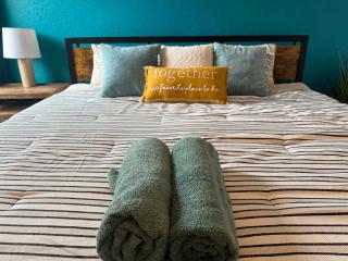 Family home 3 BR house with full kitchen and Backyard - 8