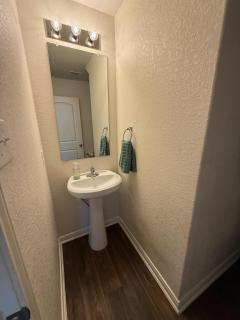 Family home 3 BR house with full kitchen and Backyard - 6