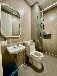 Rare D Pristine 4 bedroom condo opp Legoland, medini mall and gleneagles hospital - 3