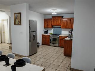 Comfortable 3 bedroom house - 9