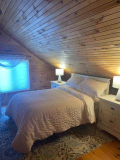 Tranquil Manitoulin Log House Retreat - 9