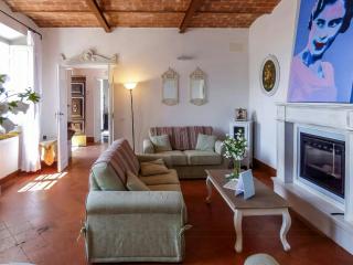 Historic Villa With Lake And Sea Views - 1