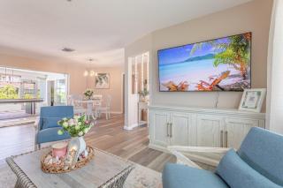 Shoreline Coastal Escape - 0