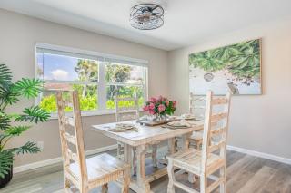 Shoreline Coastal Escape - 6