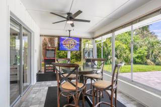 Shoreline Coastal Escape - 5