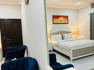 Zainab Lodges - 2
