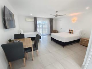 Best Western Ambassador Motor Lodge - 2