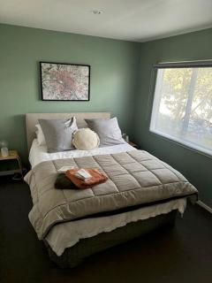 Wheatstone Hideaway - 1