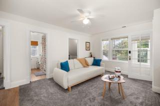 The South Hill Sanctuary-Near Manito & Restaurants - 3