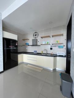 D Pristine 3 bedroom Apartment opp to Legoland - 6