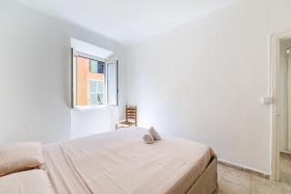 7L - 2BDR in old town - Menton - 1