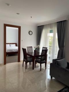 Toeti Roosseno Plaza - 2