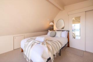 Sunrise Loft - Sea Views & Serenity Above It All - 4