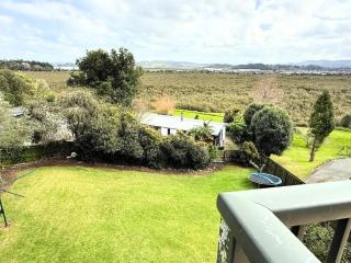 Private Holiday Home with Harbour Views Near Whangarei CBD - 7