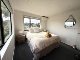 Private Holiday Home with Harbour Views Near Whangarei CBD - 1