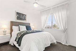 Luxury Pool Retreat Ocean & Mountain Views - 6