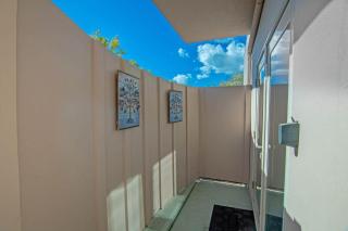 Remodeled LA Studio with Full Kitchen & Laundry - 5