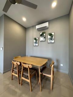 D Pristine 4 bedder apartment 2325 opp legoland - 8