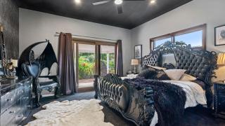 Koru Escapes Manor - 0