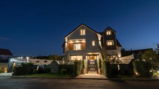 Villa Lumiere-Luxury Retreat with Private Spa and Garden - 0