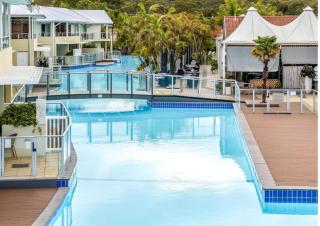 One-Bedroom Lagoon Spa Apartment - Oaks Port Stephens Pacific Blue Resort - 7