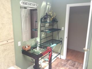 Grey Rose Suites - 3