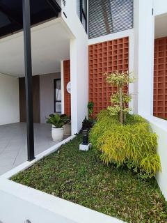 modluxstay - Kaliurang-3 Bed Room - 4