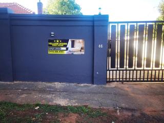 YELLOW STARS GUESTHOUSE 1hr 2hrs Day Rest - 6