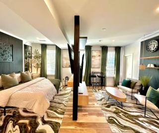 Free Parking at Luxury Buckhead Hideaway - 4