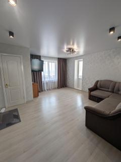 Видова 2 кімнатна квартира в центрі міста - 0