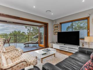 Hillcrest Retreat with River Views - 4