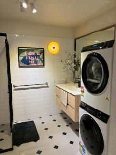 Elegant CBD Haven with City Views - 6