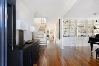 East Lindfield Family Retreat with Pool & Garden - 2