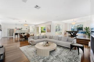 East Lindfield Family Retreat with Pool & Garden - 9