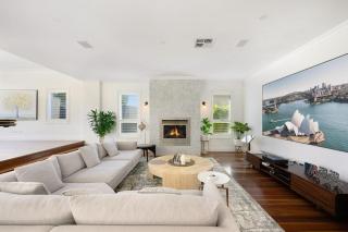 East Lindfield Family Retreat with Pool & Garden - 8