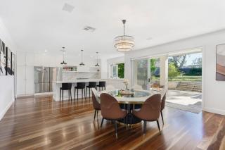 East Lindfield Family Retreat with Pool & Garden - 6