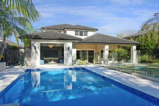 East Lindfield Family Retreat with Pool & Garden - 3