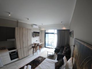 Menlyn Maine Residences 811 - 0
