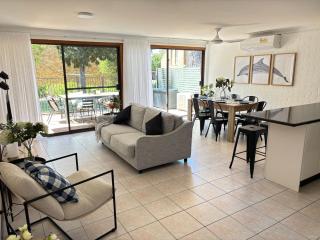 Catalina Cove-From Door to Shore in 2 Minutes - 8