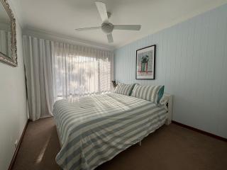 Catalina Cove-From Door to Shore in 2 Minutes - 7