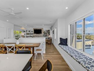 High Tide 4BR 3 level house Ocean views & Pool - 8