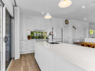 High Tide 4BR 3 level house Ocean views & Pool - 4