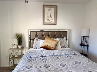 Luxe, Family Friendly, Spacious & Private Entrance - 1