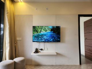 Peaceful Candolim 2BHK Apartment - Family Stay, Scenic View, Pool - 1