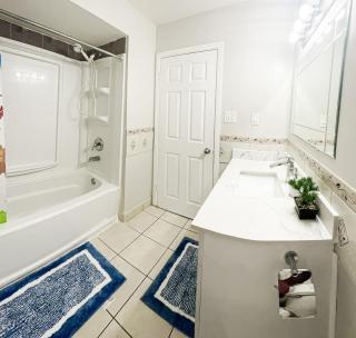 Full Privacy Apartment with Free Parkrings - 9